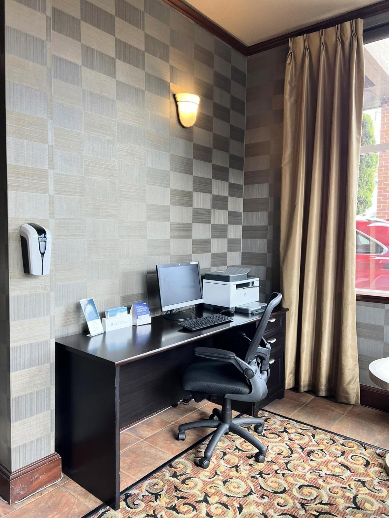 Holiday Inn Express Hotel & Suites Portland-Northwest Downtown By Ihg Exterior foto